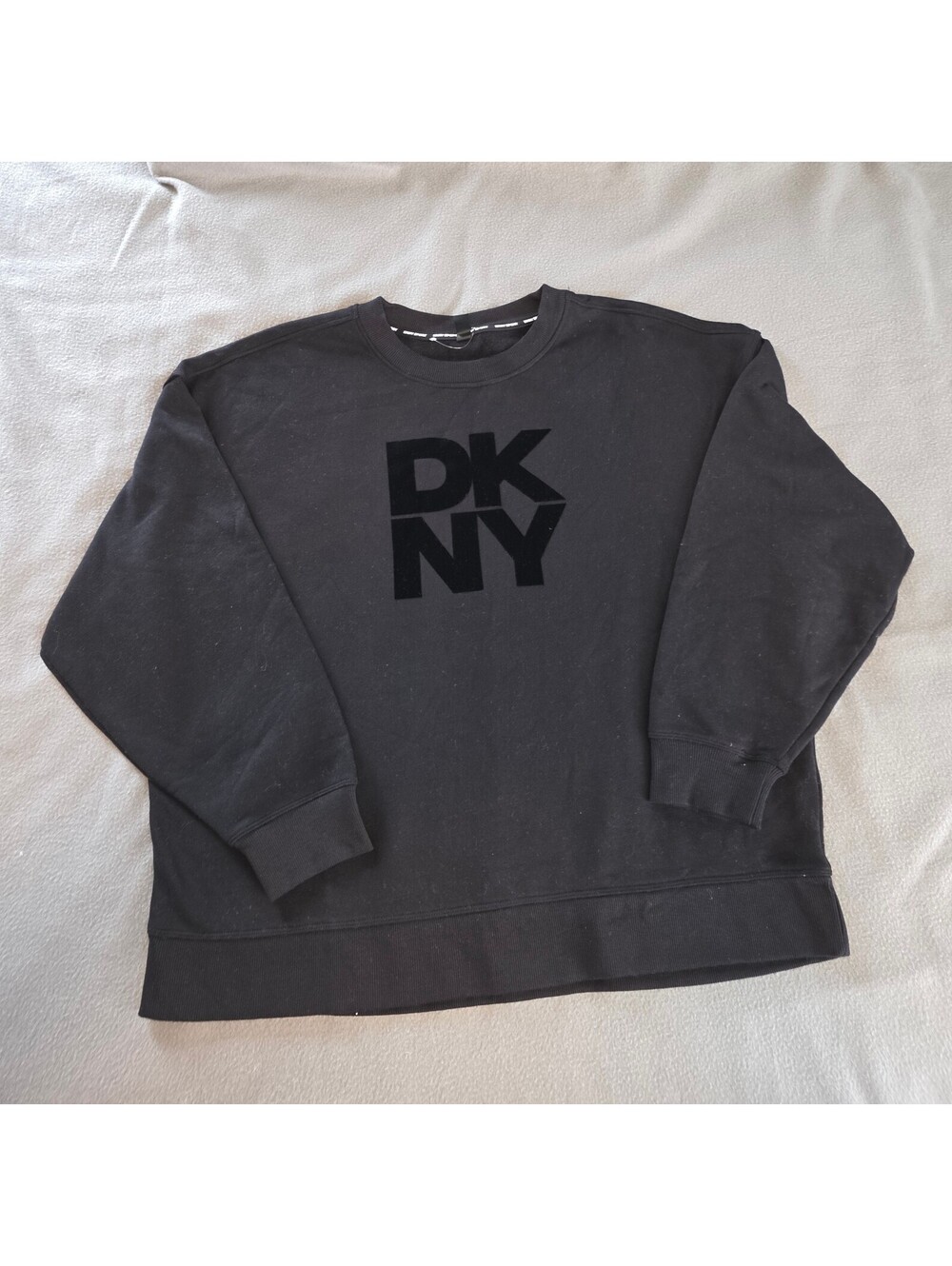 DKNY Sport Women’s Black Logo Crewneck Sweatshirt Size M